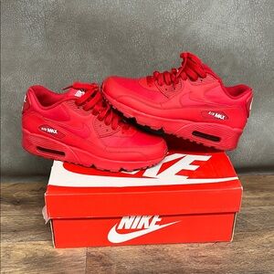 Boy's Nike Air Max 90 Essential 'University Red' Size 6Y